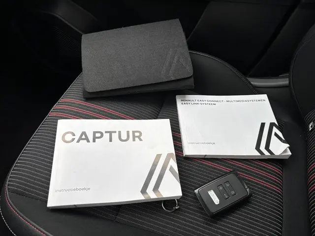 Renault Captur 1.3 mild hybrid 160 R.S. Line 2023 Benzine 15