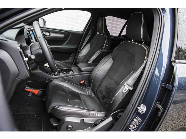 Volvo XC40 1.5 T2 R-Design 2021 Benzine 6