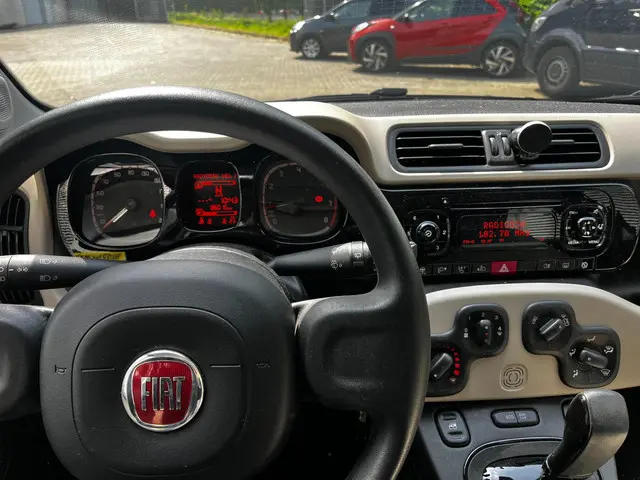 Fiat Panda 0.9 TwinAir Easy *AUT 2012 Benzine 11