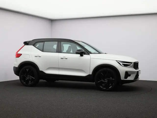 Volvo XC40 B4 197PK Plus Black Edition 2025 Benzine 22