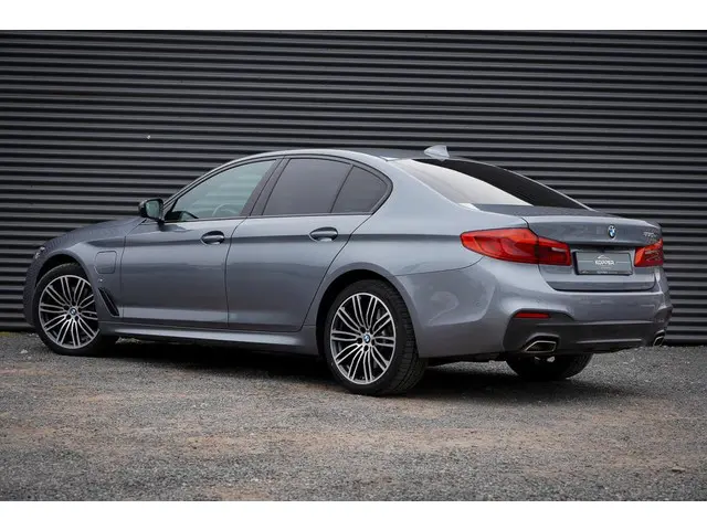 BMW 5 Serie 530e High Executive 2020 Hybride Benzine 14