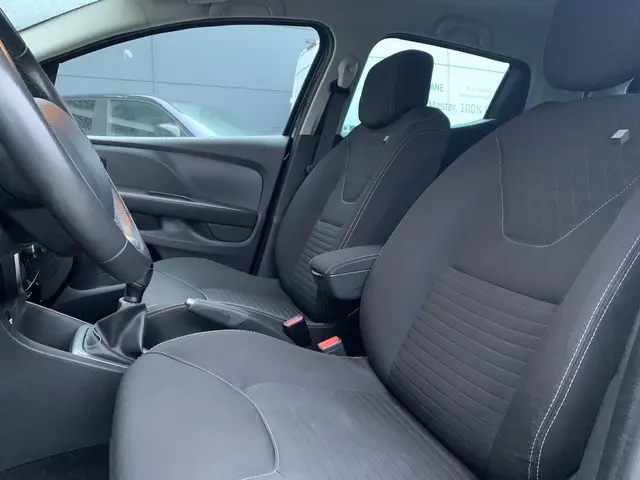 Renault Clio 0.9 TCe Limited 2016 Benzine 7