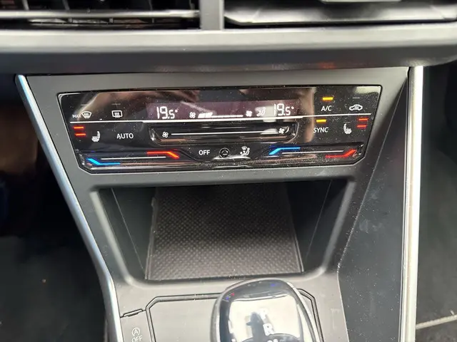 Volkswagen Taigo 1.0 TSI Life Business 2023 Benzine 19