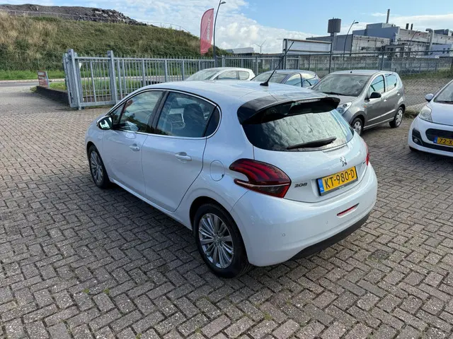 Peugeot 208 1.2 PureTech Allure 2016 Benzine 7