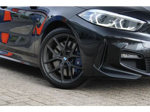 BMW 1 Serie 120i High Executive Edition 2021 Benzine 2
