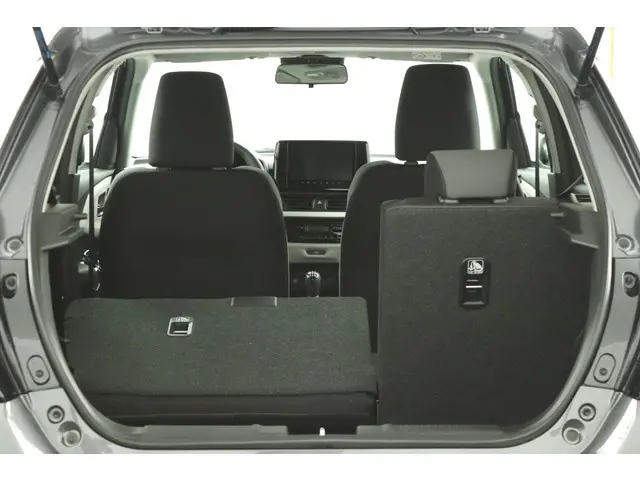 Suzuki Swift 1.2 Select Smart Hybrid 2025 Benzine 25