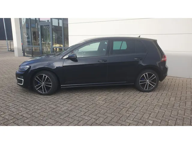 Volkswagen Golf 2
