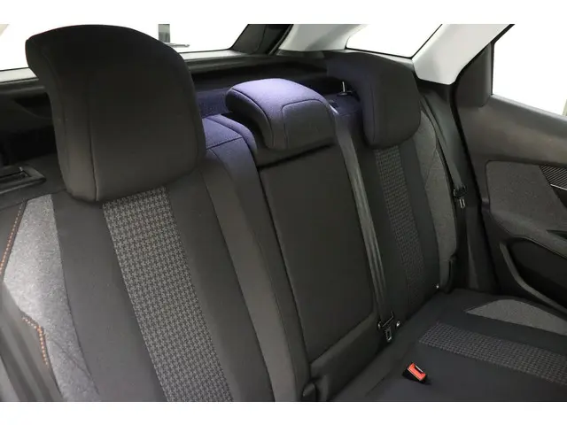 Peugeot 3008 1.2T 130pk Active 2017 Benzine 15