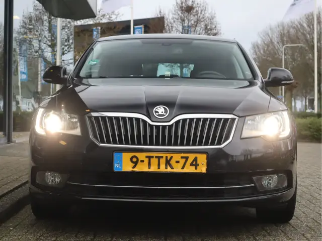 Škoda Superb 1.4 TSI Ambition 2014 Benzine 28