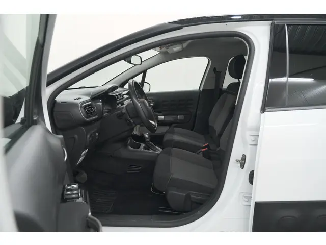Citroën C3 PureTech 110 S&S Shine 2020 Benzine 30