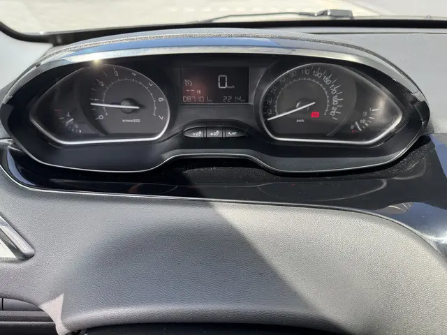 Peugeot 208 1.2 PureTech Blue Lion 2017 Benzine 26