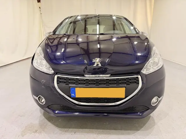 Peugeot 208 HB 1.2 VTi Style Navi/Clima 2014 Benzine 2