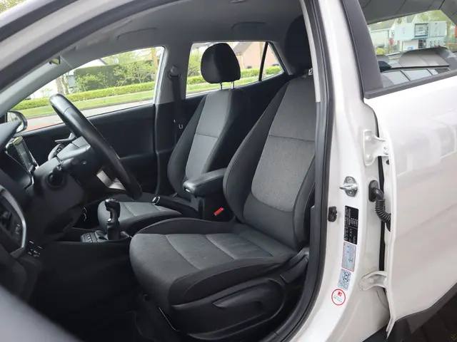 Kia Stonic 1.0 T-GDi DynamicLine 2019 Benzine 6