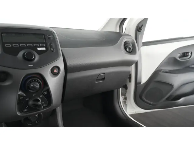 Peugeot 108 1.0 e-VTi Active 2020 Benzine 31