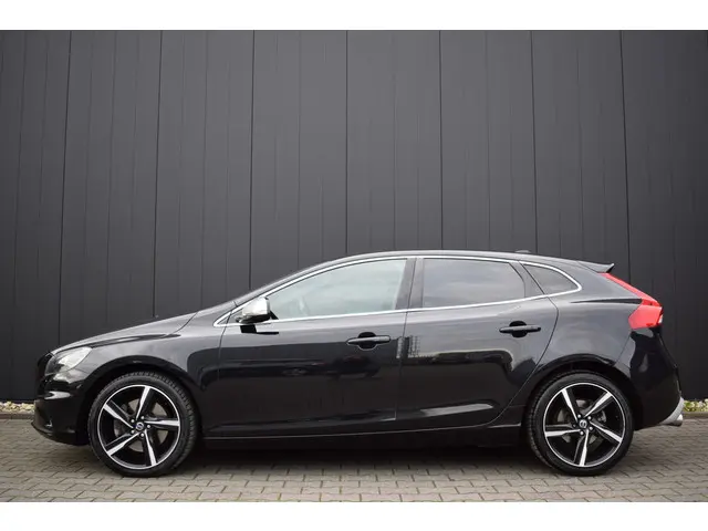 Volvo V40 2.5 T5 255pk Automaat R-Design 2013 Benzine 3