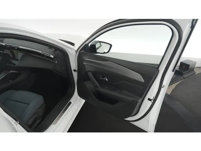 Peugeot 308 PureTech 130 GT Pack Business 2022 Benzine 81