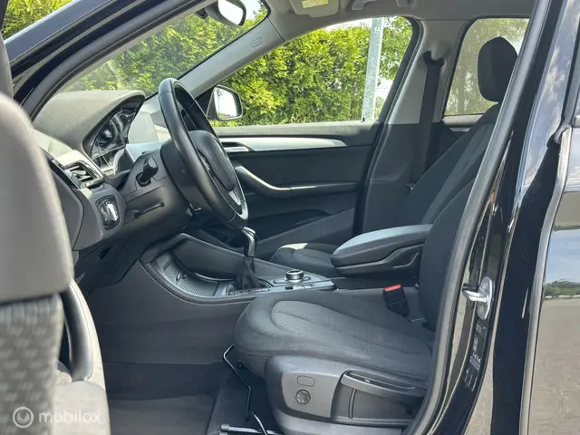 BMW X1 sDrive18i High Executive 2018 Benzine 11