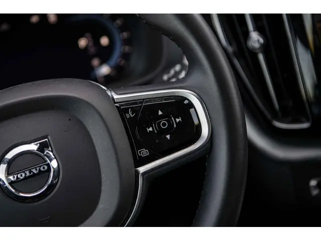 Volvo XC60 B5 Plus Dark 2023 Benzine 26