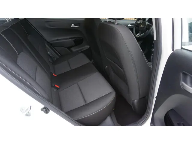 Kia Picanto 1.0 CVVT 66pk 5Drs ComfortLine 2017 Benzine 13