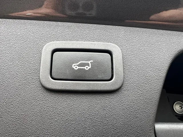 Jaguar E-PACE 2.0 P250 AWD R-Dynamic 2019 Benzine 23