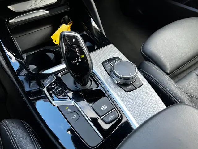 BMW X4 XDrive20i High Executive m-pakkat 2018 Benzine 24