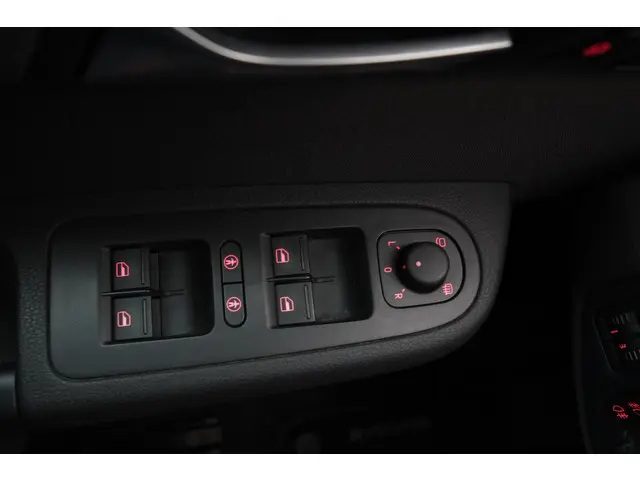 Volkswagen Sharan 2.0 TDI 6p. 2015 Diesel 26
