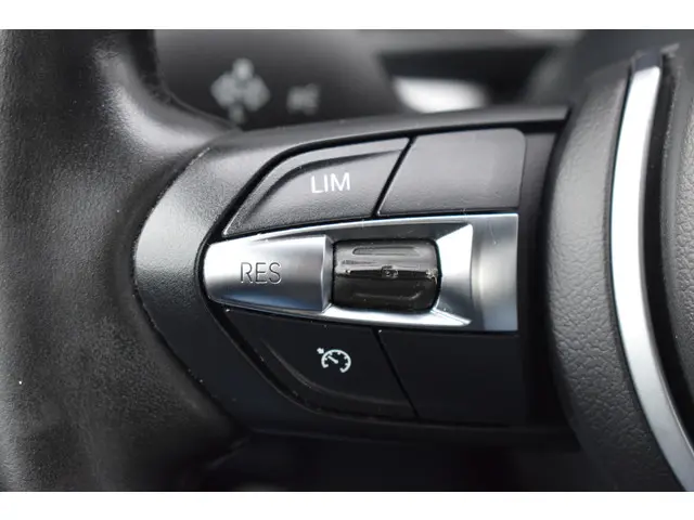 BMW 5 Serie 520i Automaat M-Sport Edition 2016 Benzine 30