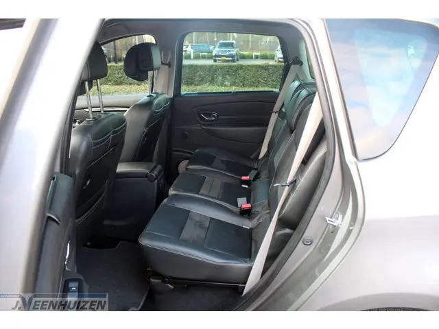 Renault Scénic 1.2 TCe Bose 2015 Benzine