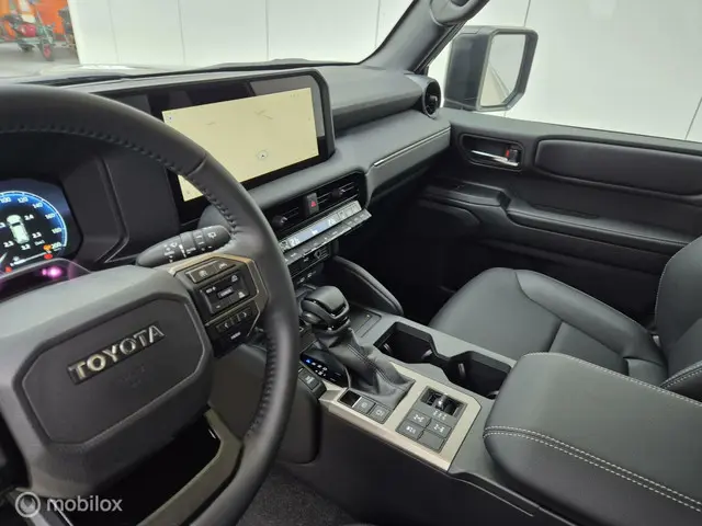 Toyota Land Cruiser 250 2.8 D-4D Executive 2024 Diesel 39