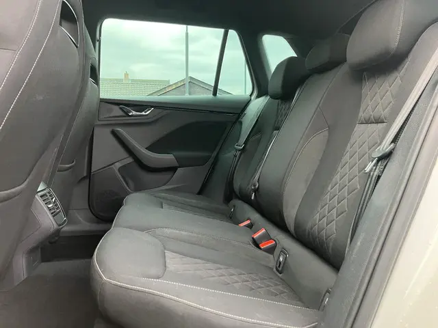 Škoda Kamiq 1.0 TSI Sport Business 2021 Benzine 22