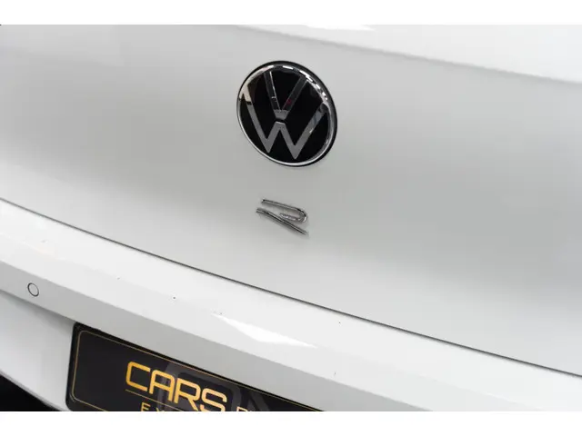 Volkswagen Golf 2.0 TSI R 4Motion 2022 Benzine 10