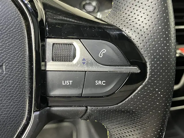 Peugeot 208 1.2 PureTech 100pk GT 2021 Benzine 30