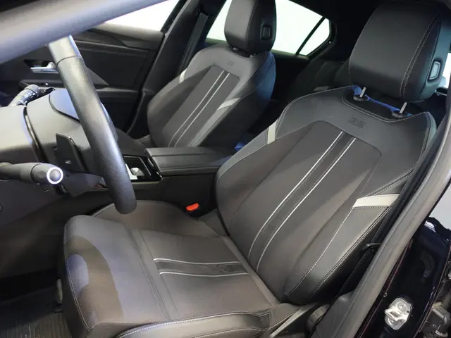 Opel Astra 1.2 130pk GS Line Automaat 2023 Benzine 29