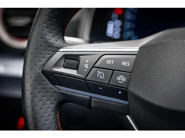 SEAT Ibiza Hatchback FR 1.5 Zwart Pano 2025 Benzine 23