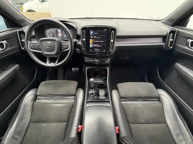 Volvo XC40 2.0 T4 R-Design | 2018 | 2018 Benzine 20