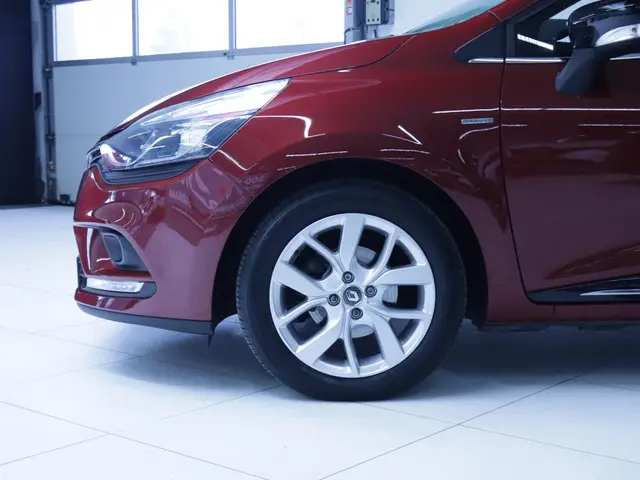 Renault Clio Estate 0.9 TCe Limited 2018 Benzine 26