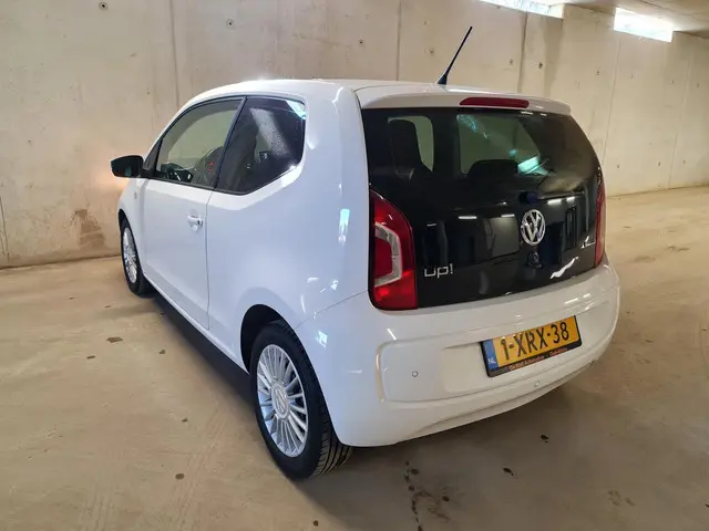 Volkswagen up! 1.0 high up! BlueMotion 2014 Benzine 9