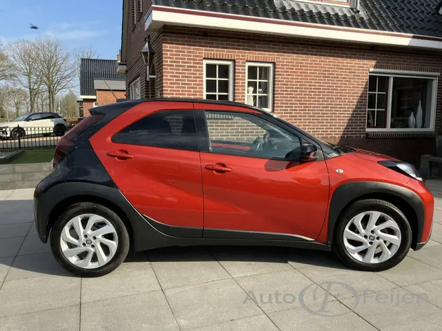 Toyota Aygo X CABRIO VVT-I ENVY 2022 Benzine 5