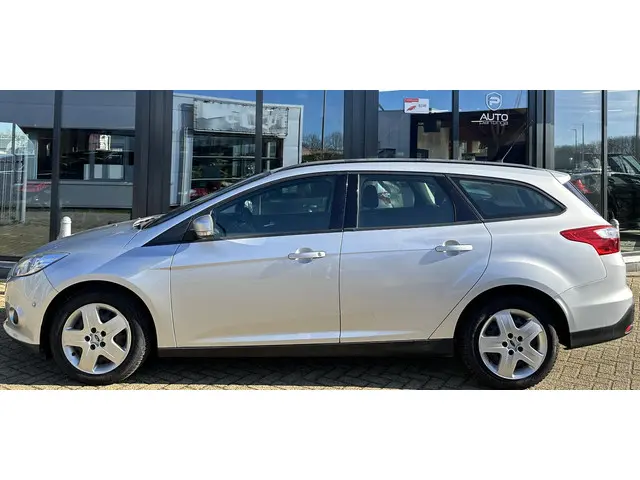 Ford Focus Wagon 1.0 EcoBoost Titanium 2013 Benzine 6