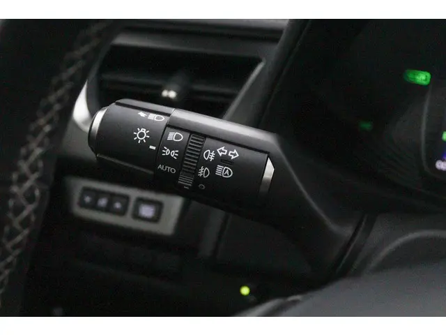 Lexus UX 250h Luxury Line 2020 Hybride Benzine 30