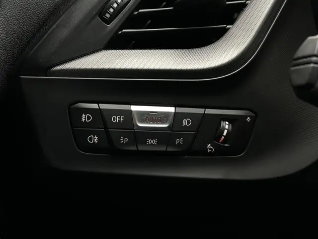 BMW 1 Serie 120d High Executive 2020 Diesel 24