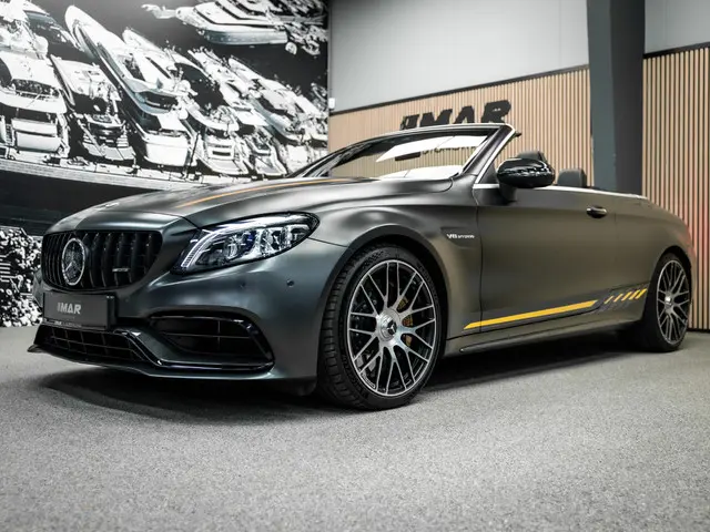 Mercedes-Benz C-Klasse Cabrio AMG 63 S 2022 Benzine 11
