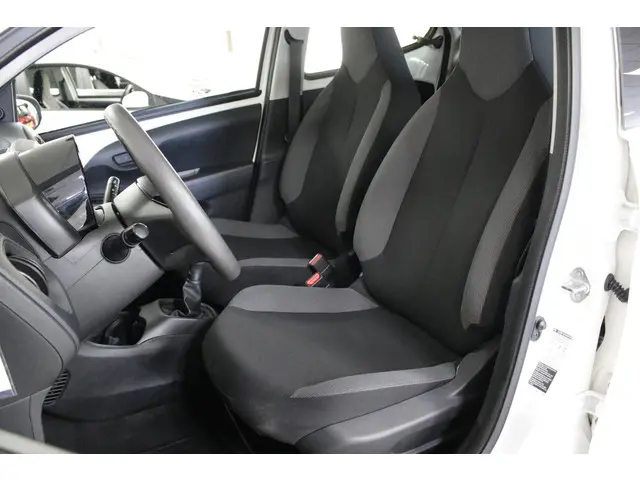 Toyota Aygo 1.0 VVT-i x-fun 2017 Benzine 5