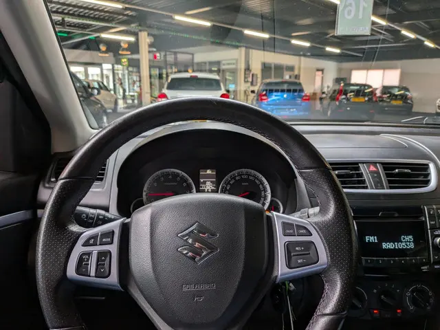 Suzuki Swift 1.2 X-tra Edition | * Carplay 2015 Benzine 13