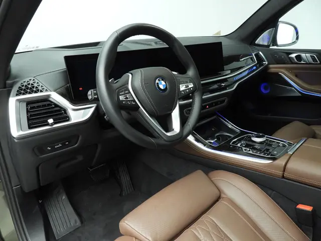 BMW X5 xDrive50e 2024 Hybride Benzine 6