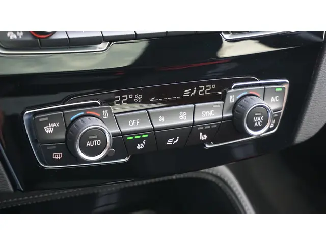 BMW X1 sDrive18i 140pk High Executive 2019 Benzine 27