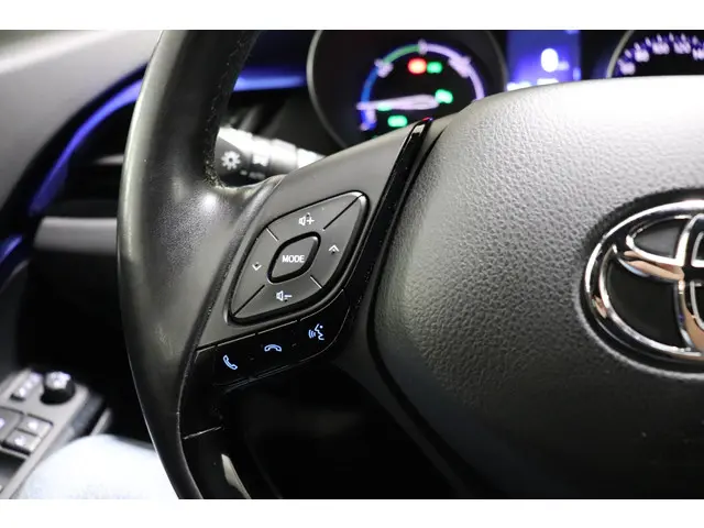 Toyota C-HR 1.8 Hybrid Bi-Tone, 2017 Hybride Benzine 22