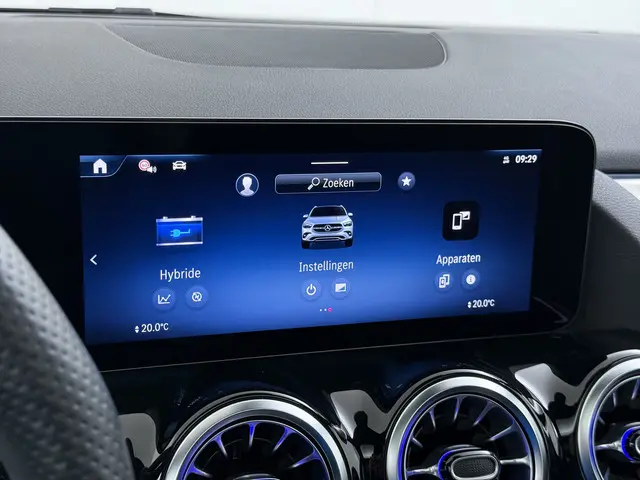 Mercedes-Benz GLA 250 e AMG line 2025 Hybride Benzine 34