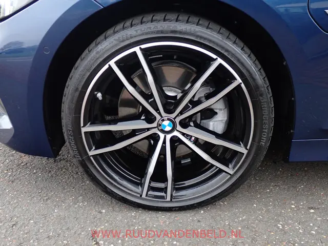 BMW 3 Serie Touring 320e 2022 Hybride Benzine 7