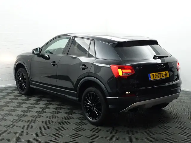 Audi Q2 1.6 TDI S-line Black Optic 2018 Diesel 5
